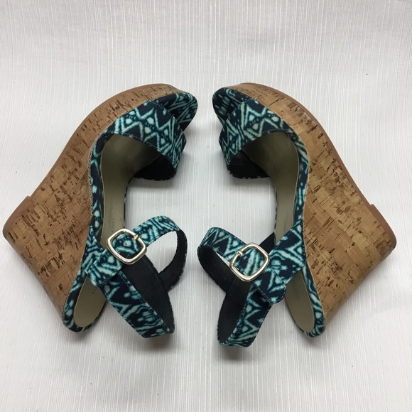 Christian Siriano Darling Wedges - Picture 3 of 9